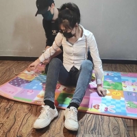 西瓜中间最好吃，你的穿搭确实很适合！