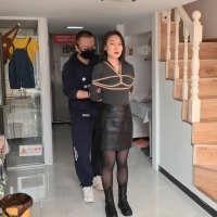 JS原创，还是靴子好看